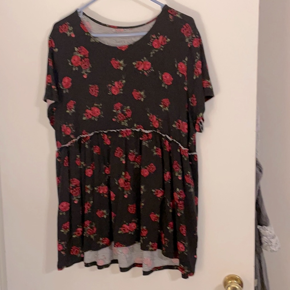 Adorable super soft Torrid shirt